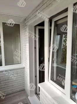 Отделка балкона и установка потайного люка