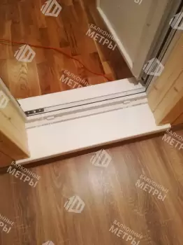 Остекление и отделка балкона Сапожок