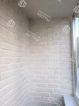 Отделка и остекление Г-образного балкона