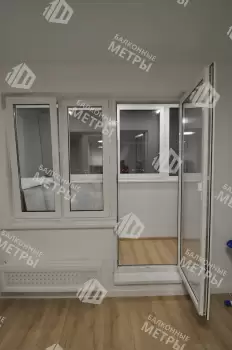 Остекление балкона в серии дома 01-ПЗ с утеплением и отделкой