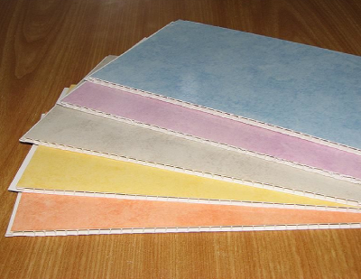 Отделка балкона ПВХ панелями